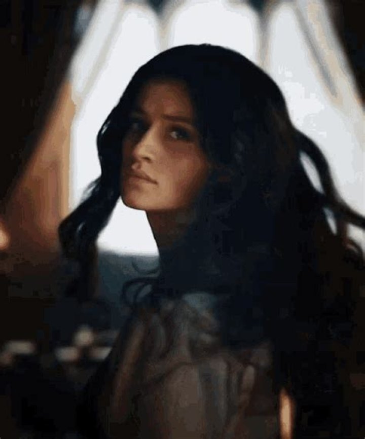 Anya Chalotra Look GIF Anya Chalotra Look Hot Discover & Share GIFs