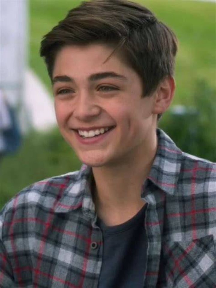 Asher Angel en Andi Mack (Temporada 2) Imagen 81 de 123