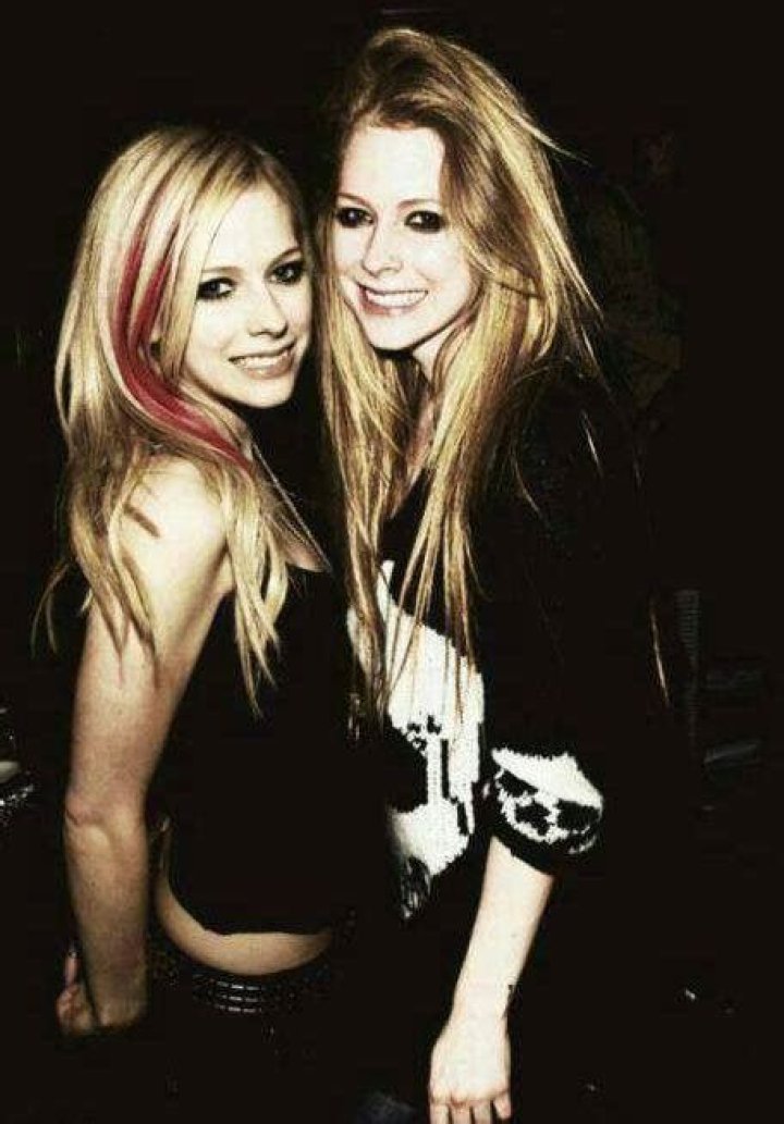 Avril Lavigne&rsquo;s sister is married to ONE OK ROCK&rsquo;s bassist TheHive.Asia
