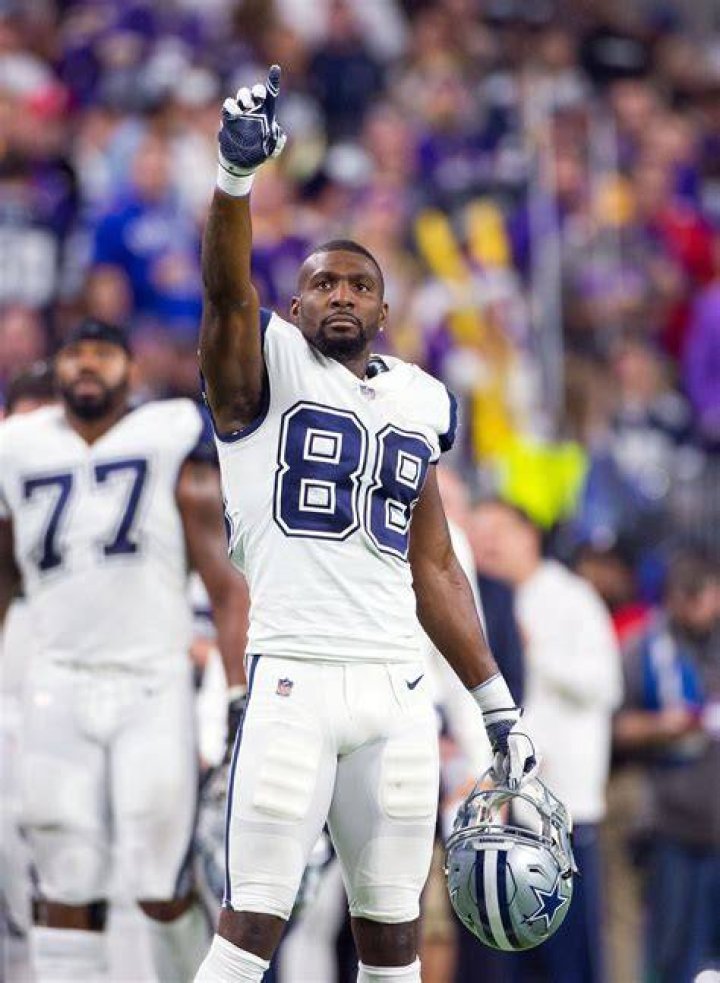 Baltimore Ravens’ Dez Bryant tackles scoutteam role, earns compliments