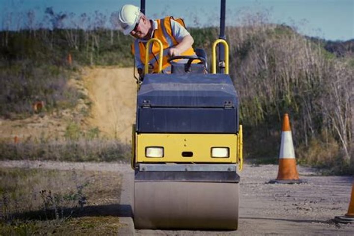 Blattner Roller Operator Achieves Dream of Traveling Country