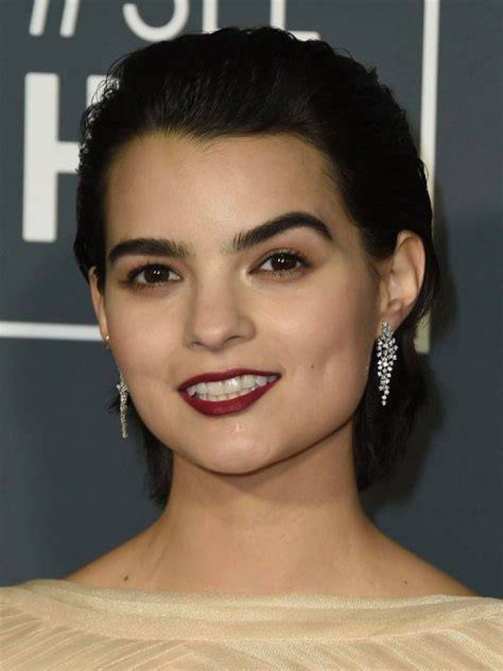 Brianna Hildebrand's Wiki Boyfriend, Net Worth, Affairs, Height