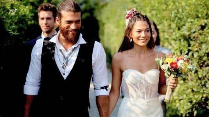 Can Yaman Married Demet &Ouml;zdemir 2020 Yila Left Her Mark YouTube