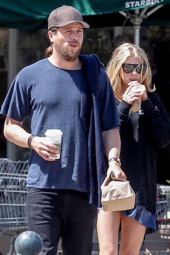Charlotte McKinney & Ben Robson Grab Breakfast Together in Malibu