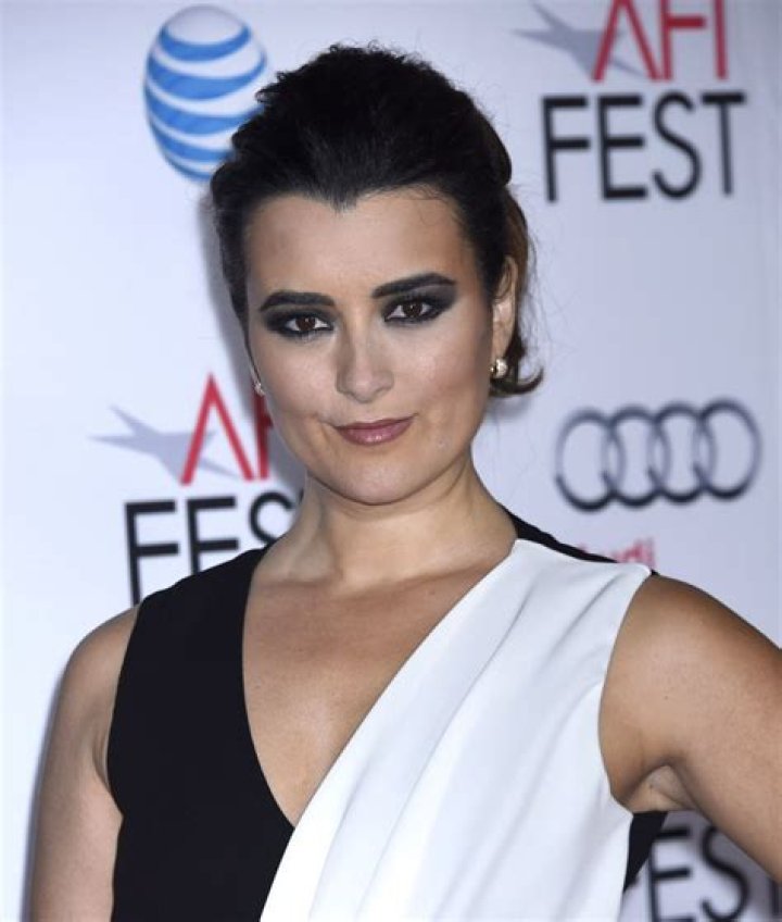 COTE DE PABLO at 2015 People&rsquo;s Choice Awards in Los Angeles HawtCelebs