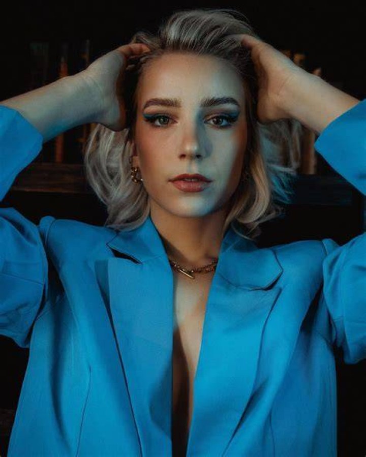 COURTNEY MILLER for Unclear Magazine HawtCelebs