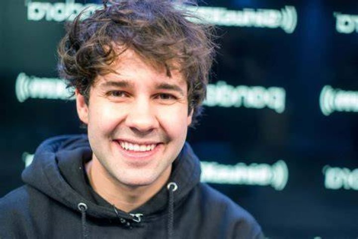 David Dobrik Bio, Facts & Family Life of YouTuber & Vine Star