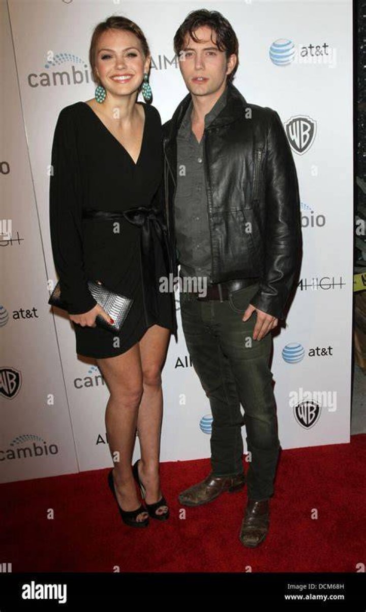 Did Aimee Teegarden and Boyfriend Chris Skinner Get Married In An