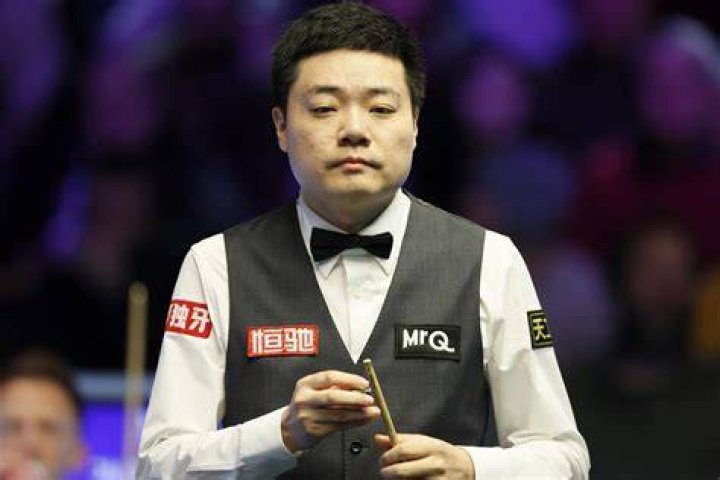 Ding Junhui hints at UK Championship withdrawal over &lsquo;too risky&rsquo; fan