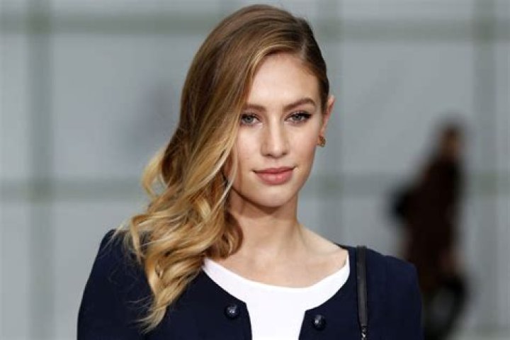 Dylan Penn Net Worth The Model's Personal Life And Career OtakuKart