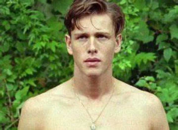 Harris Dickinson Height Weight Body Stats Age Family Facts