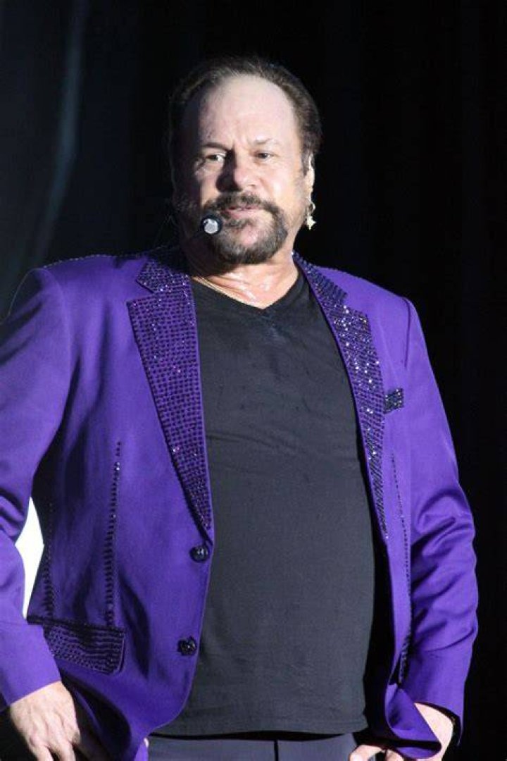Harry Wayne Casey Celebrity biography, zodiac sign and famous quotes