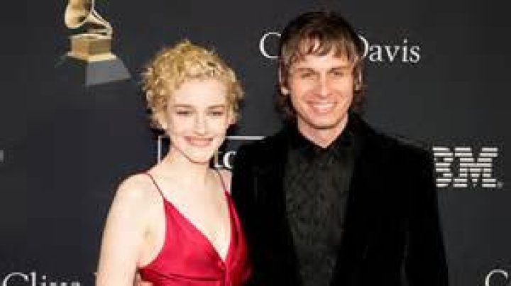Julia Garner Posts Rare Tribute of Her and Husband for 3rd Anniversary
