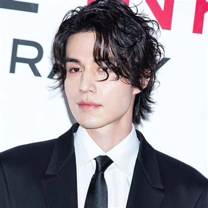 Lee Dongwook IMDb