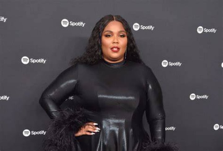 Lizzo Height How Tall is the Female Singer and Rapper?