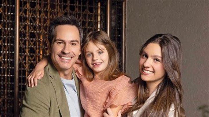 Lorenza Ochmann (Mauricio Ochmann's Daughter) Mama, Age, Height