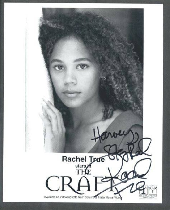 &lsquo;The Craft&rsquo; Star Rachel True Still Looks Amazing at 50!
