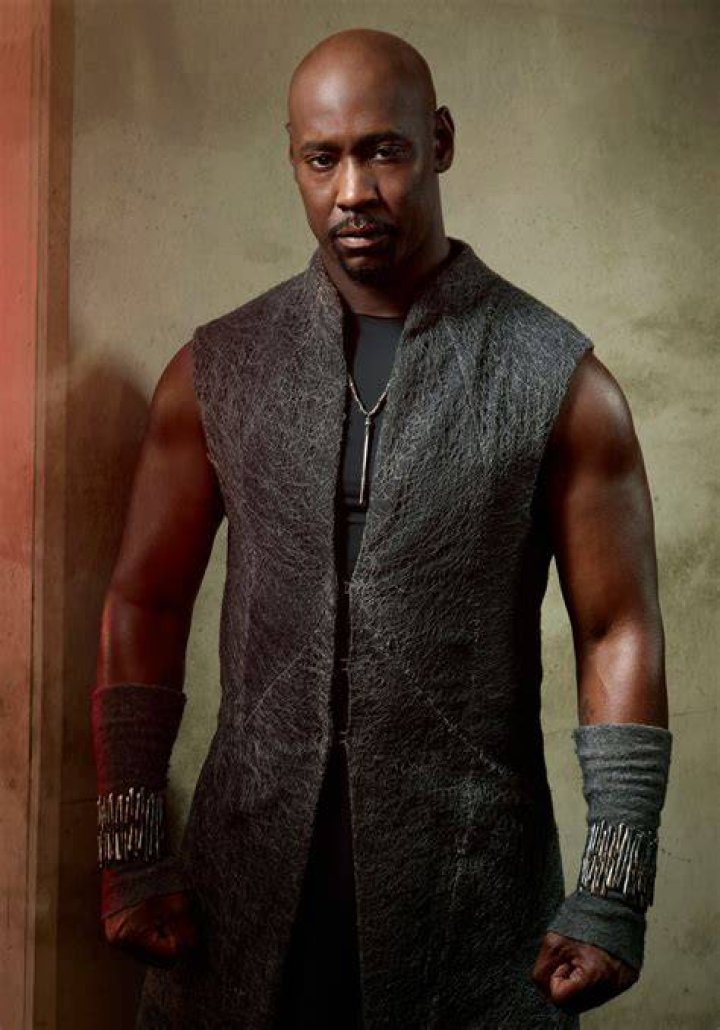 Lucifer D.B. Woodside Teases "Shocking" Season Finale Collider