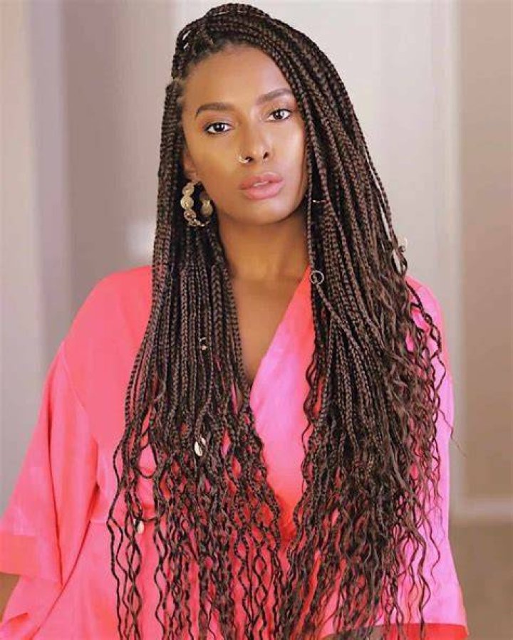 Medium Box Braids with Curly Ends Naturalhairstyles Short box braids