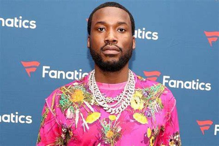 Meek Mill posts bail for 20 women to bring them home for the holidays