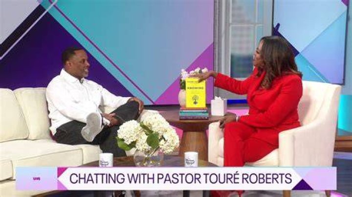 PASTOR TOURÉ ROBERTS TALKS STRUGGLES, MEGACHURCH, PREACHERS Praise