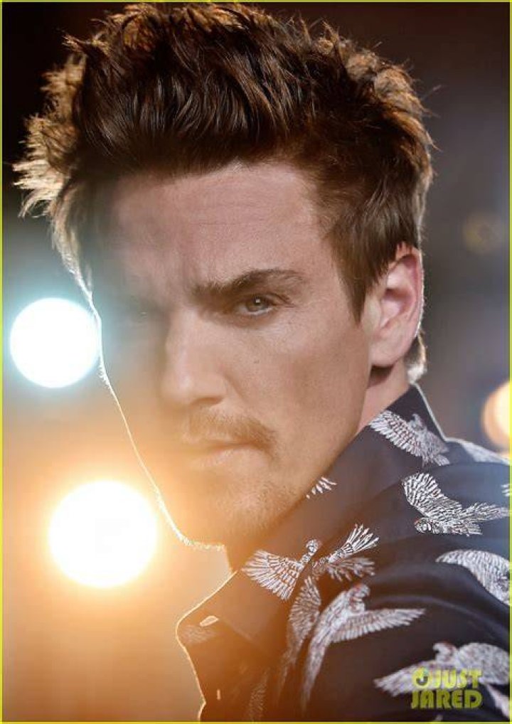Riley Smith Debuts Emotional 'Hard To Kiss' Video Watch! (Exclusive