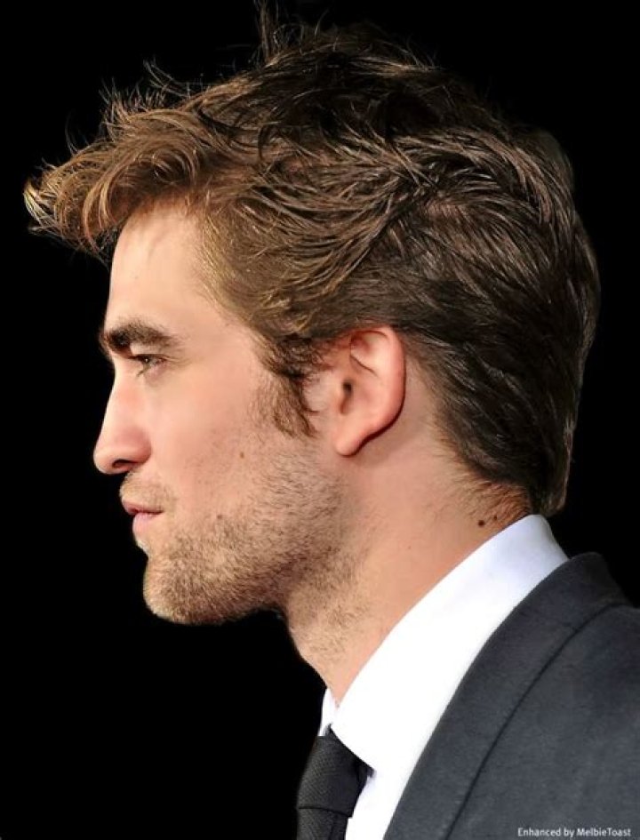 Robert Pattinson Profile Images — The Movie Database (TMDb)