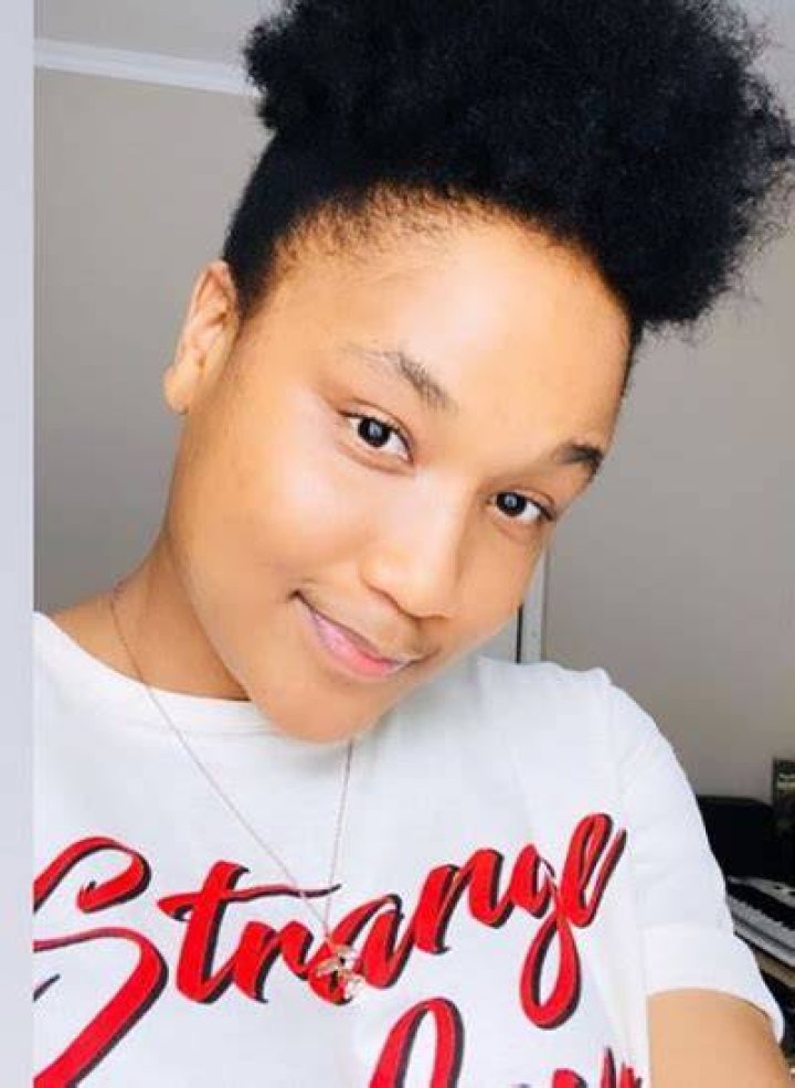 Simmy Biography Age Net Worth Pictures Boyfriend Songs In 2021 Images