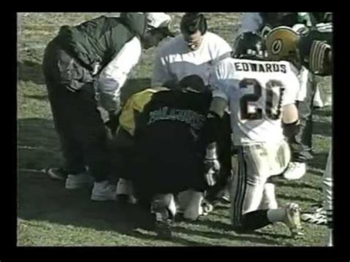 Sterling Sharpe Injury & Net Worth [2023 Update] Players Bio